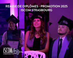 Étudiante ISCOM strasbourg lors de la cérémonie de remise des diplômes de la promotion 2025 