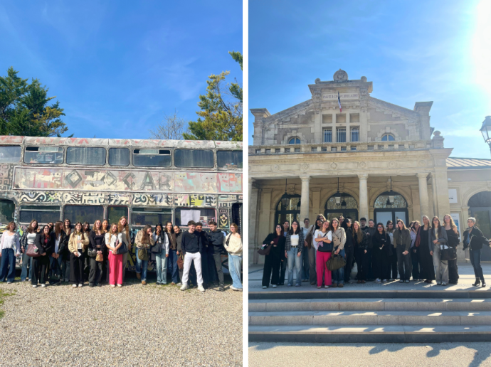 Deux photos côte à côte montrant un groupe de personnes posant ensemble. À gauche, le groupe est devant un bus à impériale décoré de graffitis et de dessins. À droite, le groupe se tient devant un bâtiment historique de style classique, avec colonnes et fronton, sous un ciel bleu ensoleillé.