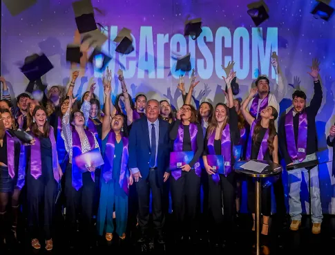 Célébration des diplômés ISCOM Bordeaux au Théâtre Trianon