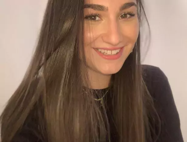 PORTRAIT-DE-CÉCILE-LAHHAM-–-ETUDIANTE-EN-SHOPPER-MARKETING-DATA--
