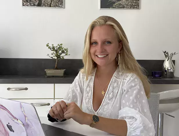 Lisa-Molière,-alumni-ISCOM-#Lyon