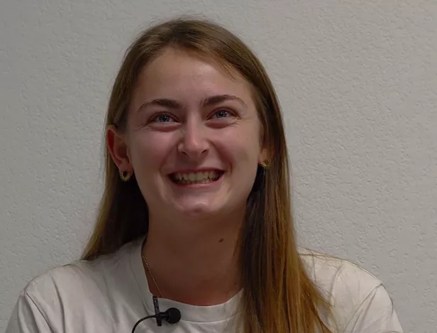 Lisa-riffis-iscom-montpellier-etudiante-sncf-(1)