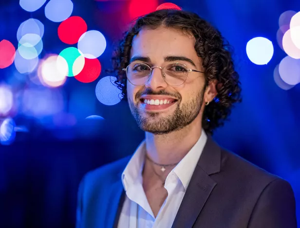 yoni-klif-etudiant-iscom-lyon-ecole-communication