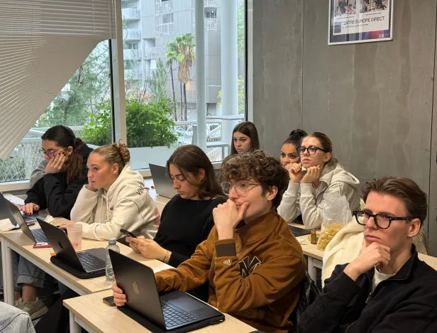 Une-formation-qui-plonge-les-étudiants-au-cœur-de-l’événementiel