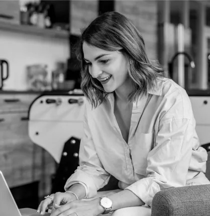 Ines-Karaouni-alumni-ISCOM-Montpellier-social-media-manager